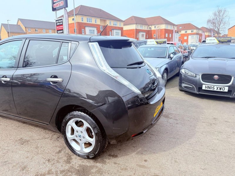 NISSAN LEAF