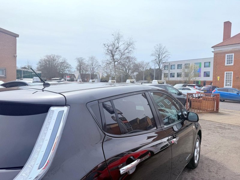 NISSAN LEAF