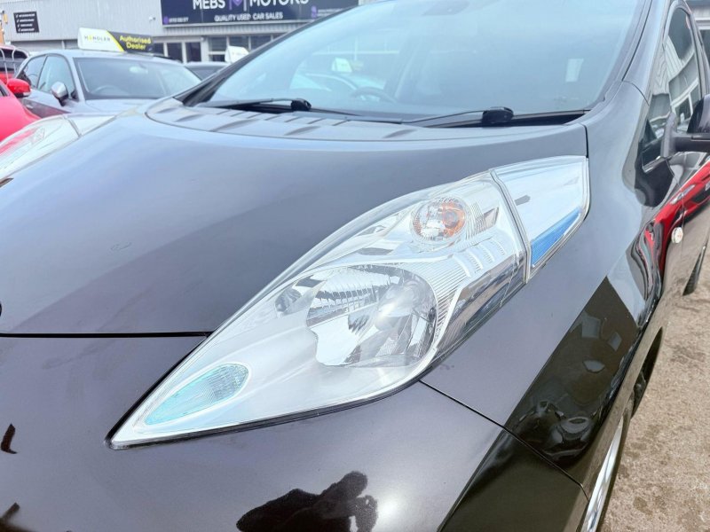 NISSAN LEAF