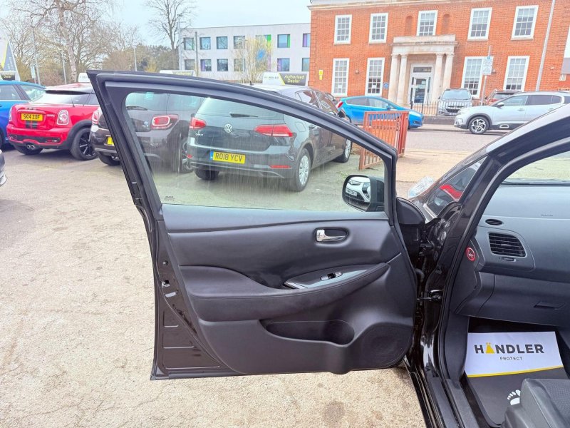 NISSAN LEAF