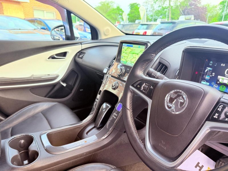 VAUXHALL AMPERA
