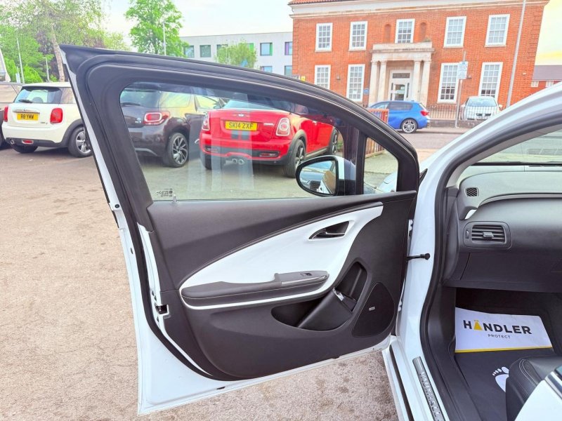 VAUXHALL AMPERA