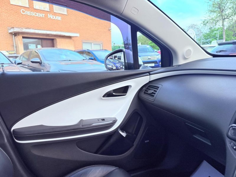 VAUXHALL AMPERA