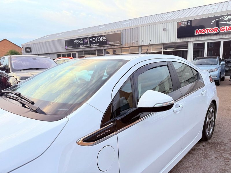 VAUXHALL AMPERA