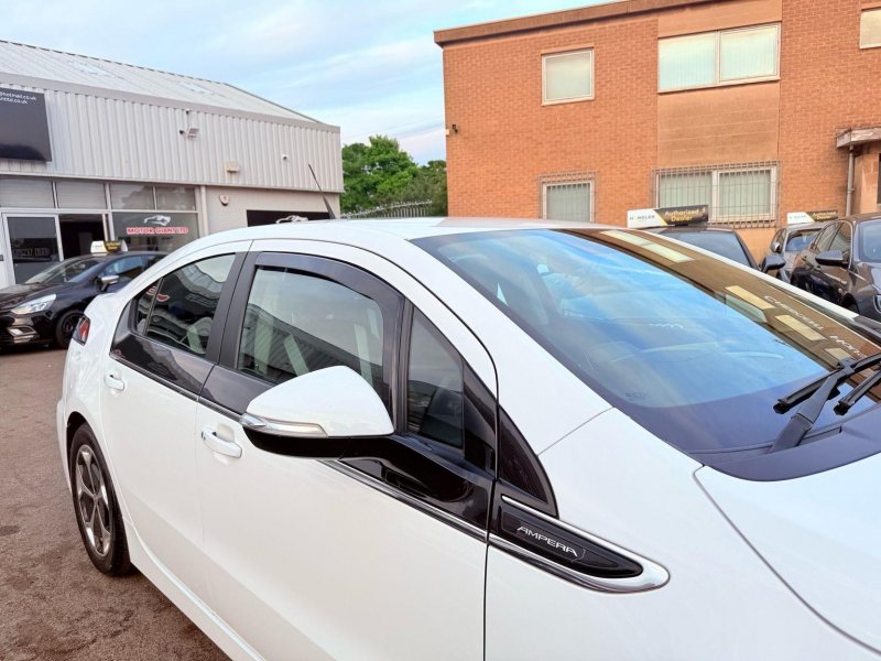 VAUXHALL AMPERA